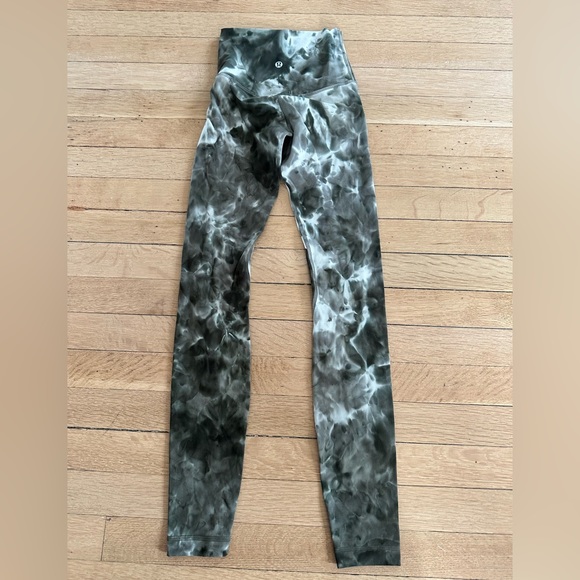 NWT Lululemon Align™️ HR High Rise Align Green Tie Dye Leggings w/ 28” Inseam - Picture 2 of 4